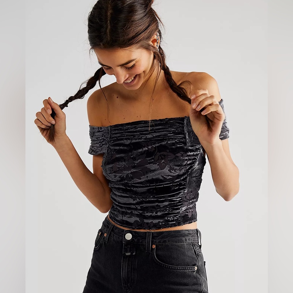 NWT FREE PEOPLE CROP TOP JONI‎ Grey Velvet Jacquard medium